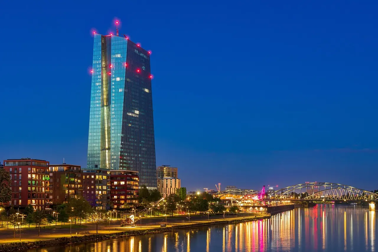 De 6 bedste løberuter langs Main i Frankfurt