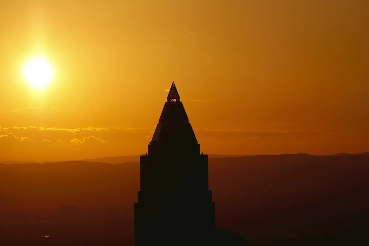 Sådan besøger du Main Tower i Frankfurt uden at stå i kø
